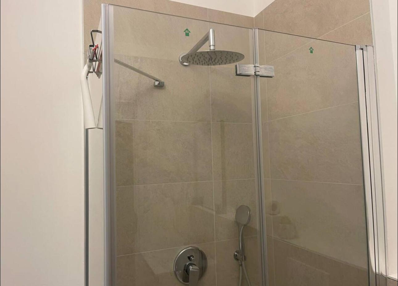 Regina In Sky Santa Giulia - Sky Tv, Wifi E Breakfast Box Apartment Mailand