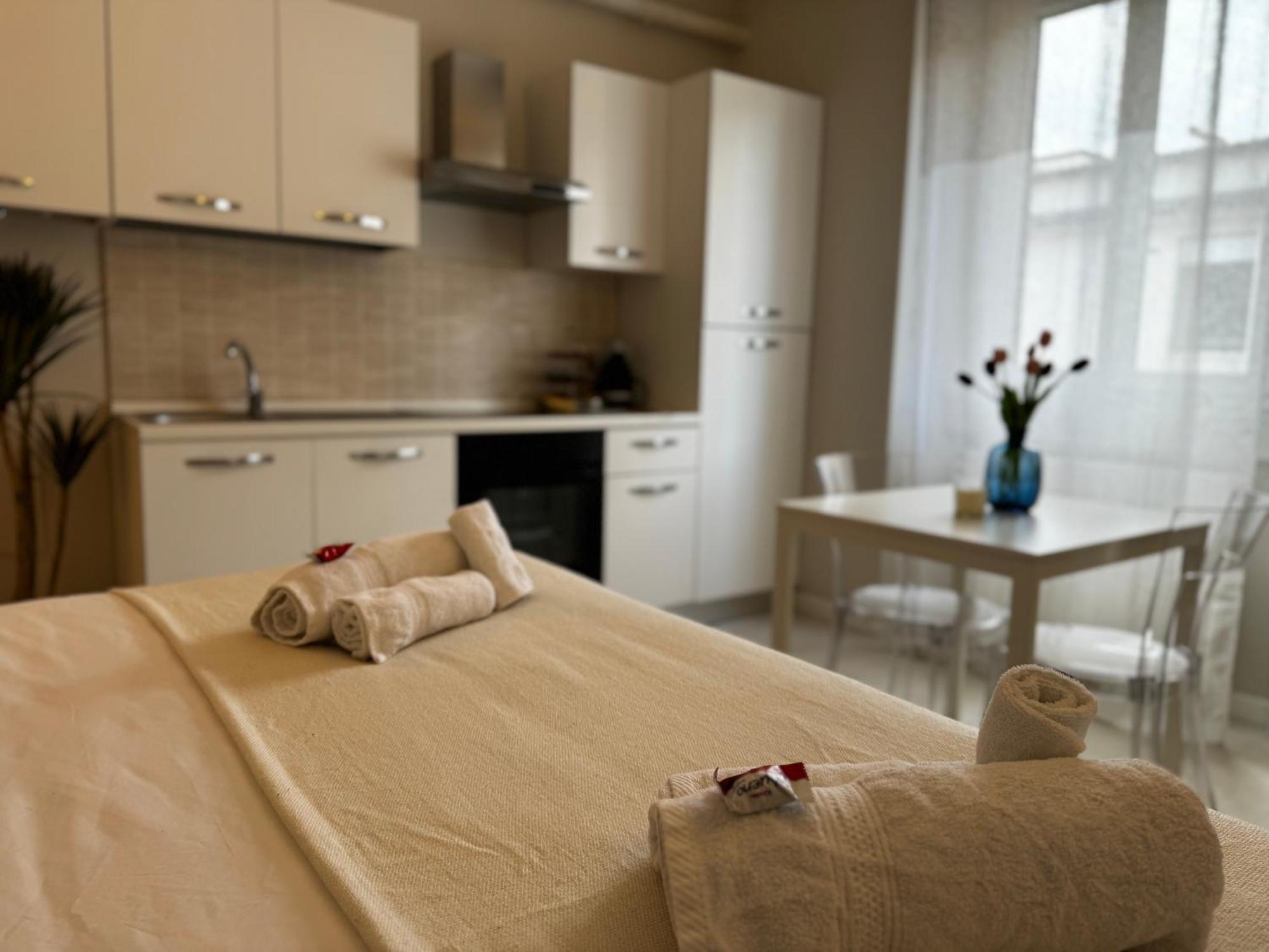 Regina In Sky Santa Giulia - Sky Tv, Wifi E Breakfast Box * Mailand